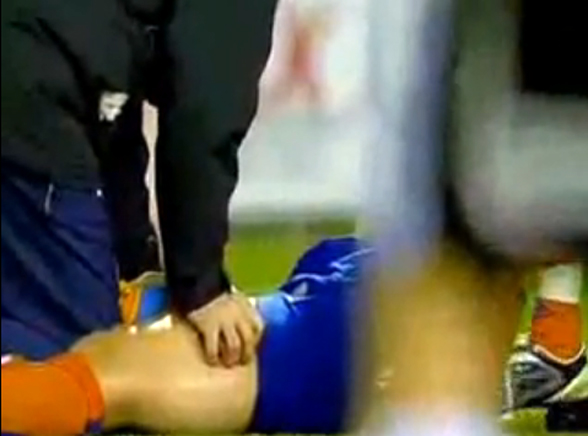 Oto niezwykle brutalny faul. Wideo