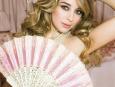 Brytyjska modelka Keeley Hazell stylowo rozebrała się do kalendarza na 2010