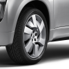 Przednie i tylne koła Mitsubishi Concept PX-MiEV’s są napędzane dwoma elektrycznymi silnikami synchronicznymi z magnesami trwałymi