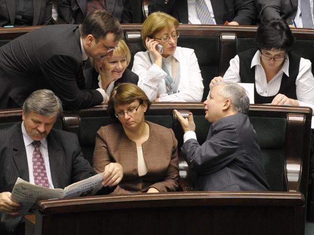 Sprawdzą, kto nie wierzy w urodę posłanek PiS