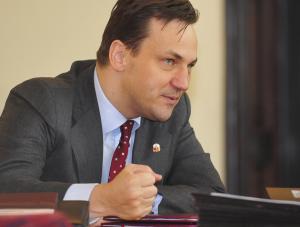 Czy Radosław Sikorski jest magistrem?