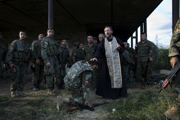 • Fotoreportaż - I miejsce w kategorii WYDARZENIA

Autor: Wojciech Grzędziński, Napo Images, „Dziennik”
Gruzja, okolice Gori. Reportaż wykonany podczas wojny między Gruzją a Rosją o Osetię Południową.
9–13 sierpnia 2008