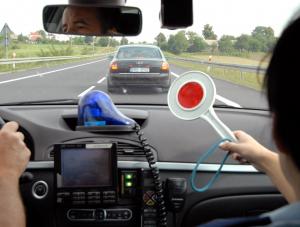 Piesi uciekali spod kół. Pościg policji