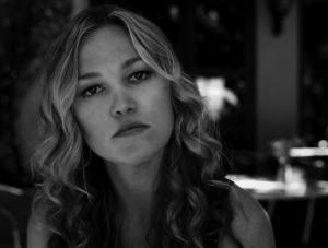 Julia Stiles między nami