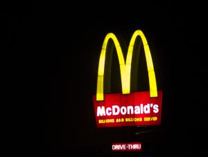 Słynny włoski kucharz pracuje dla... McDonald's!