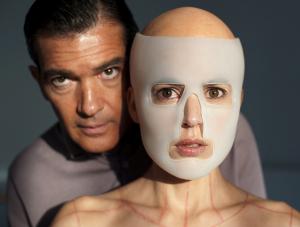Antonio Banderas w filmie "Skóra, w której żyję"