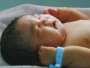 Chun Chun to największy noworodek w Chinach. Powitał świat z wagą nieco ponad 7 kg