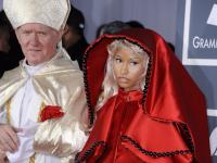 Skandal na Grammy – Nicki Minaj przyszła z papieżem