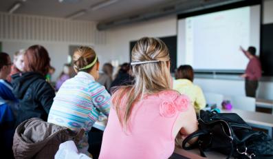 Współpraca z biznesem. Studenci będą praktykować i zarabiać