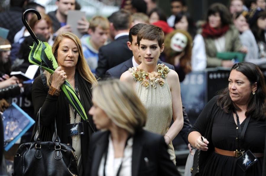 Anne Hathaway na premierze filmu "Mroczny rycerz powstaje" w Londynie