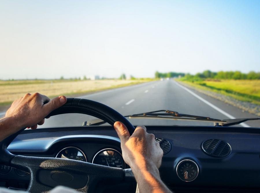 Samochod Jedzie Ze Stala Predkoscia 72km/h Takie rzeczy tylko w Polsce. 12-latek jedzie autem do przedszkola