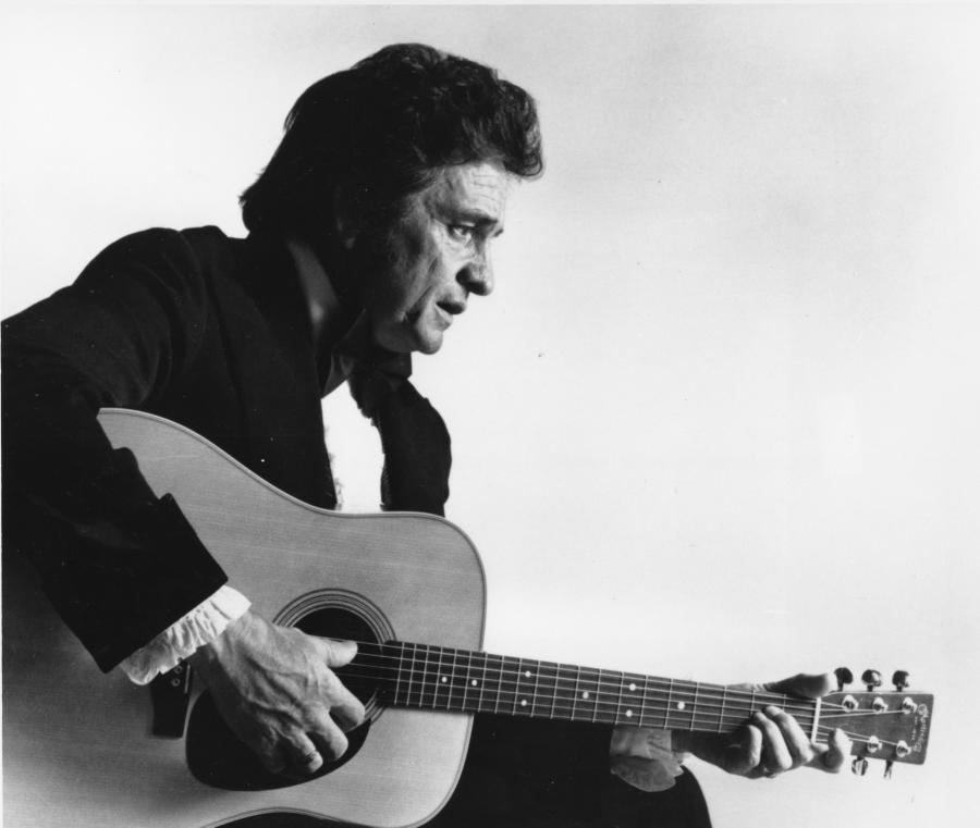 12. Johnny Cash – "Hurt" (z repertuaru Nine Inch Nails)