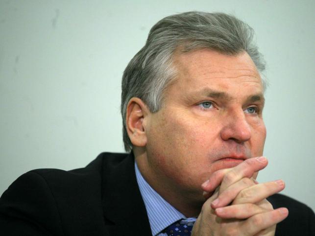 IPN ma nieznane dokumenty o Kwaśniewskim
