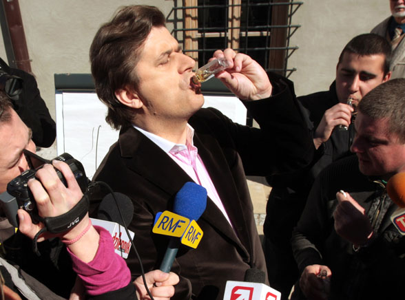 Prokuratura: Palikot nie obraził katolików