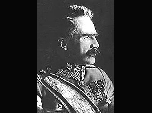 Litwini: Piłsudski to zbrodniarz jak Hitler i Stalin
