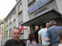 Nocne zamieszki w Zawierciu. Atak na policję za śmierć 21-latka