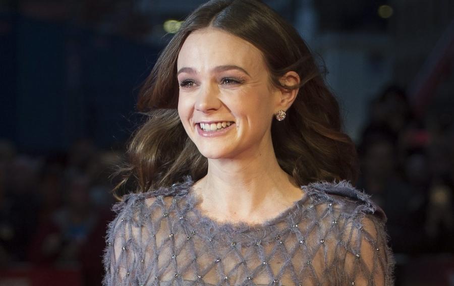 Młoda mama Carey Mulligan na premierze "Sufrażystki" w Londynie
