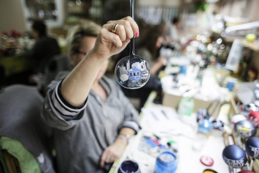 Produkcja bombek i ozdób choinkowych