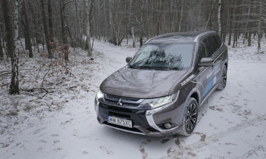 Mitsubishi outlander PHEV 2016