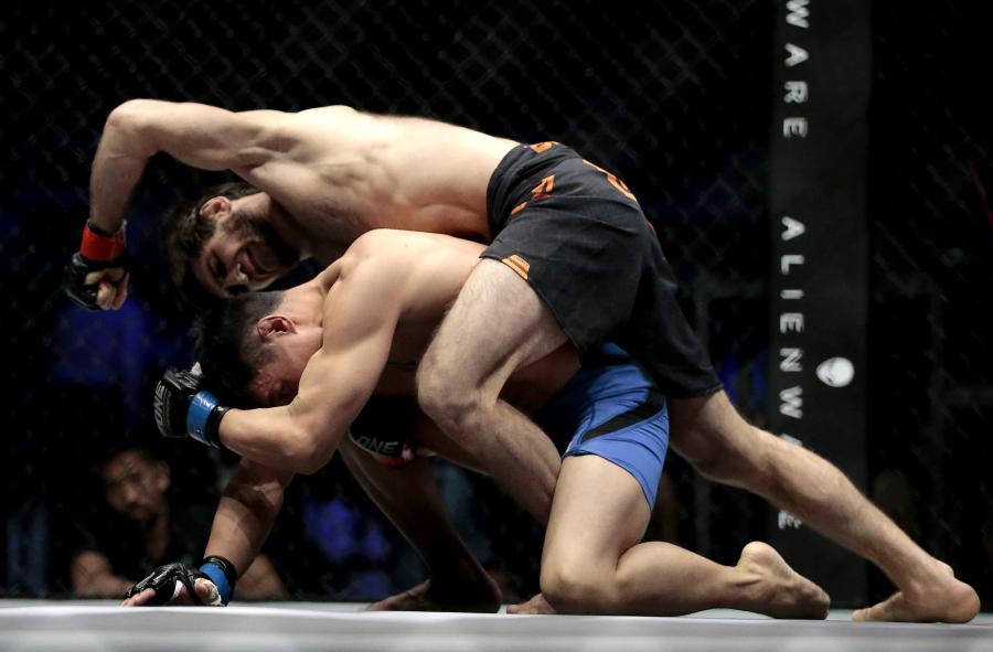 Krew, pot i łzy, czyli "ONE Championship MMA in Singapore"