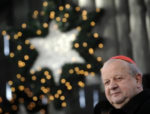 Dziwisz chce łowić katolików w sieci